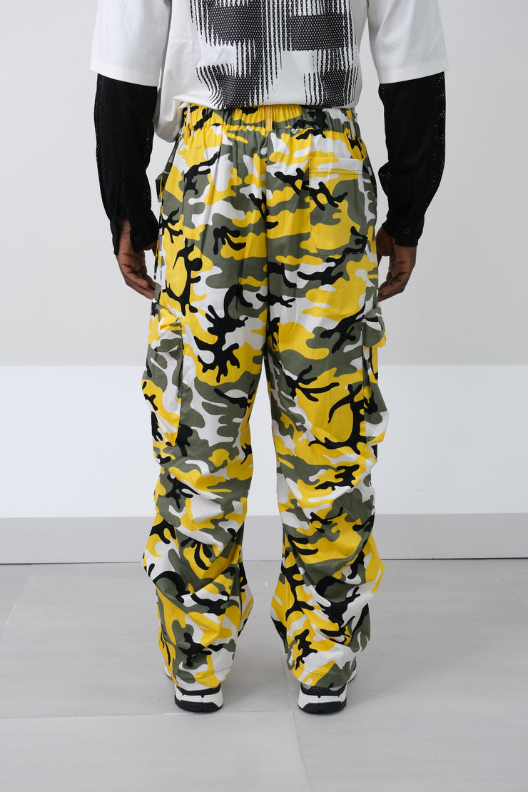 Cargo mimetico giallo
