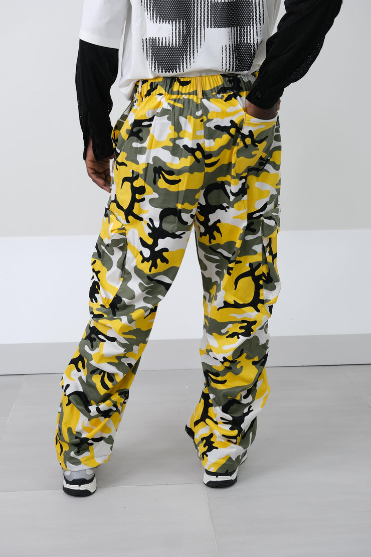 Cargo mimetico giallo